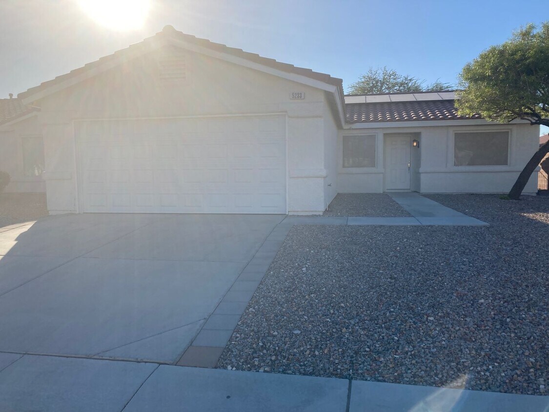 5233 Jungle Orchard St, N Las Vegas, NV 89081 House Rental in N Las