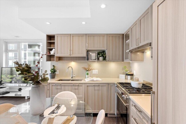 Building Photo - 5470 Ormidale St