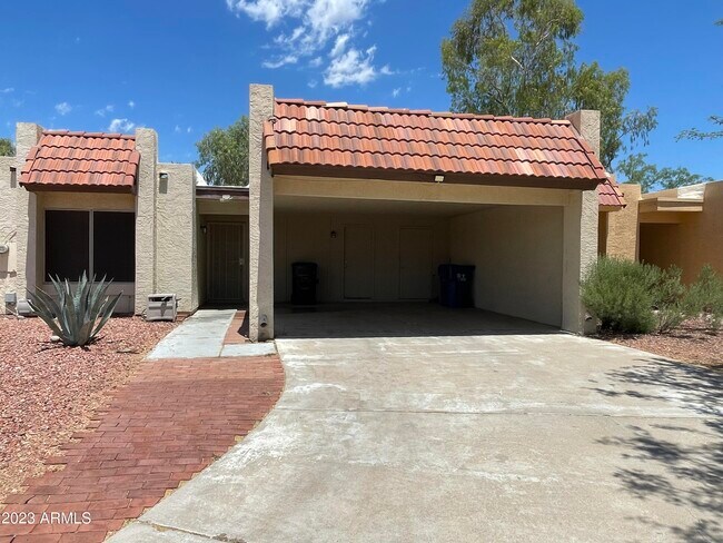 Foto del edificio - 732 W Rice Dr
