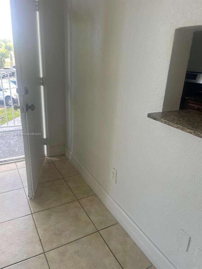 Foto del edificio - 7101 SW 89th Ct