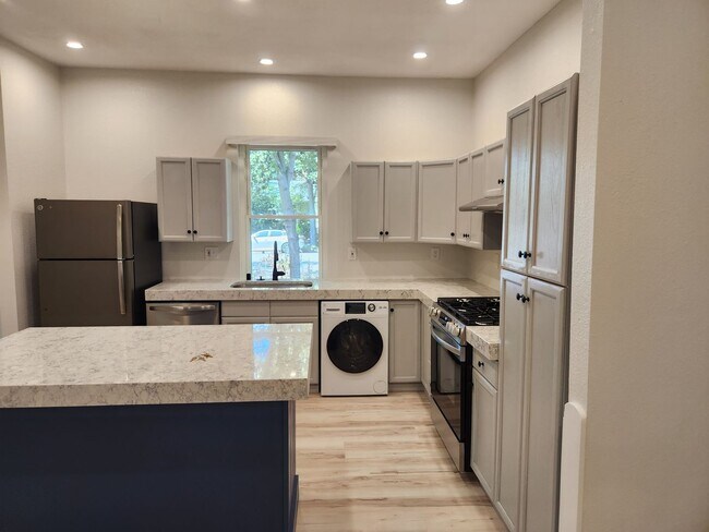 Foto del edificio - 215 25th St