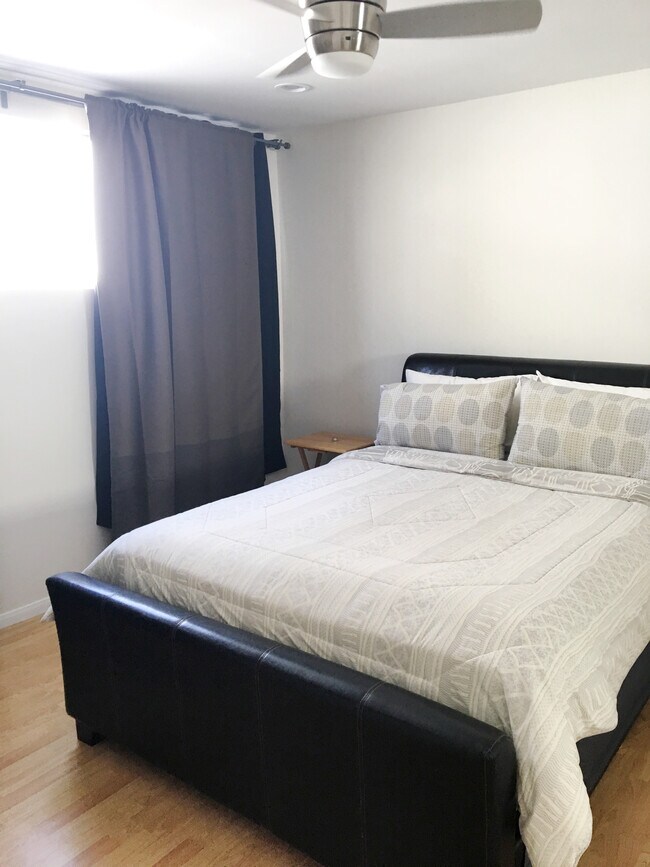 Bedroom - 734 N Alfred St