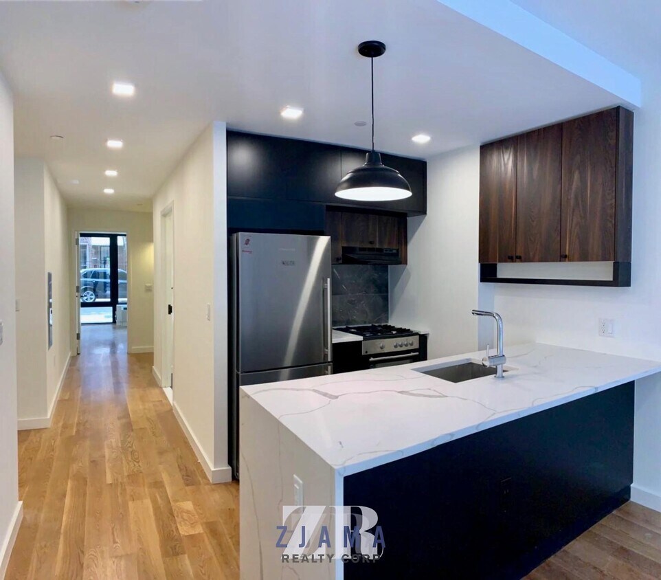 Foto principal - 25 E 19th St