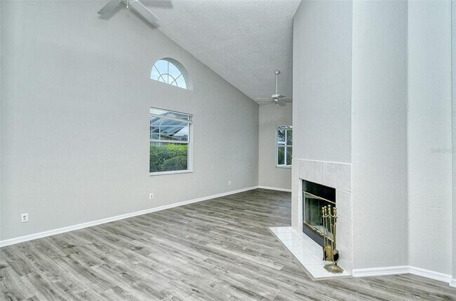 Foto del edificio - 4139 Westbourne Cir