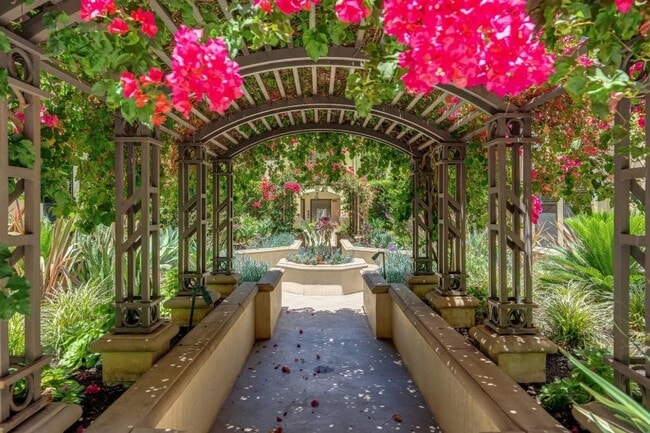 Building Photo - The Metro Art Toluca Lake Luxury Living