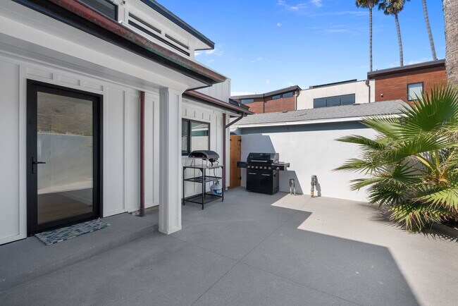 Foto del edificio - 2988 Solimar Beach Dr