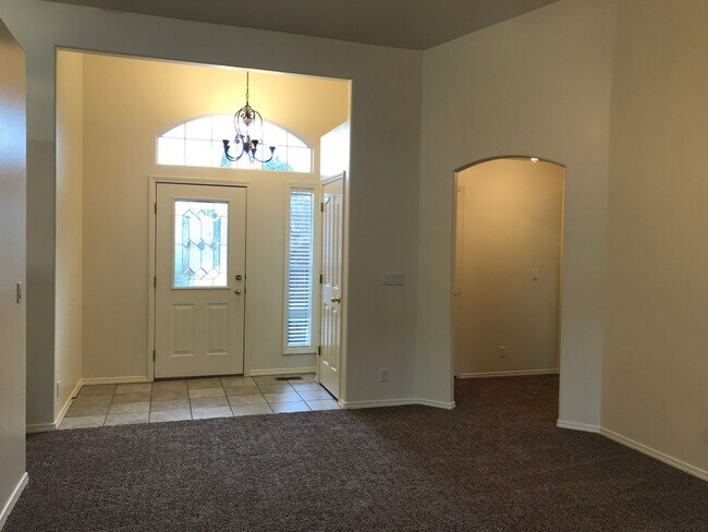 Building Photo - Amazing Work From Home Office & Parks/Walk...