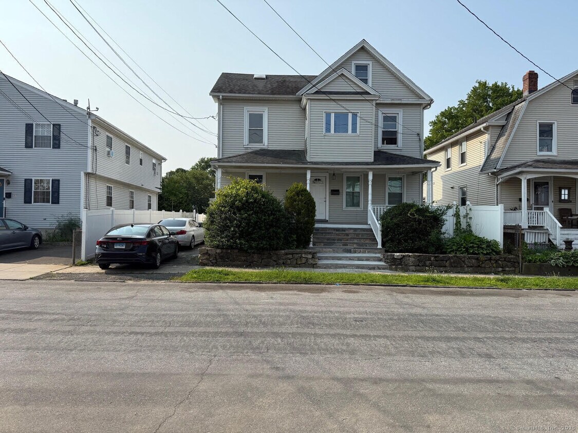 Foto principal - 97 Davis Ave