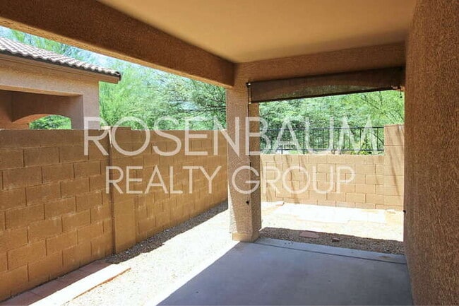 Foto del edificio - Beautiful 3-beds, 2-baths home in the Broa...