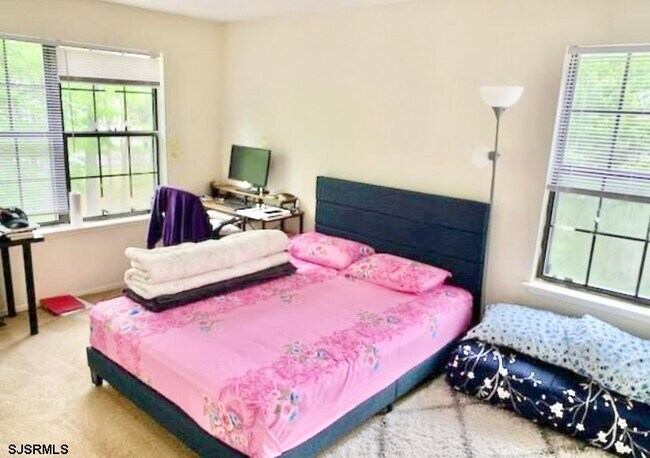 Foto del edificio - 118 Sussex Pl