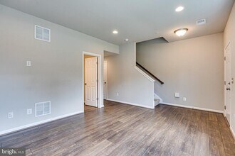 Building Photo - 14263 Travilah Rd