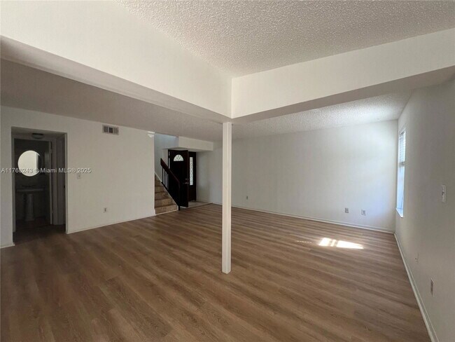 Foto del edificio - 6834 SW 128th Pl