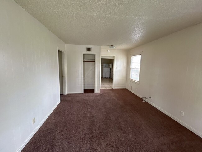 Building Photo - 715 Cardinal, Killeen