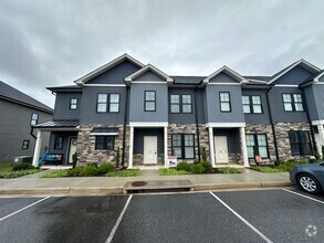 Building Photo - 67 Warwick Dr