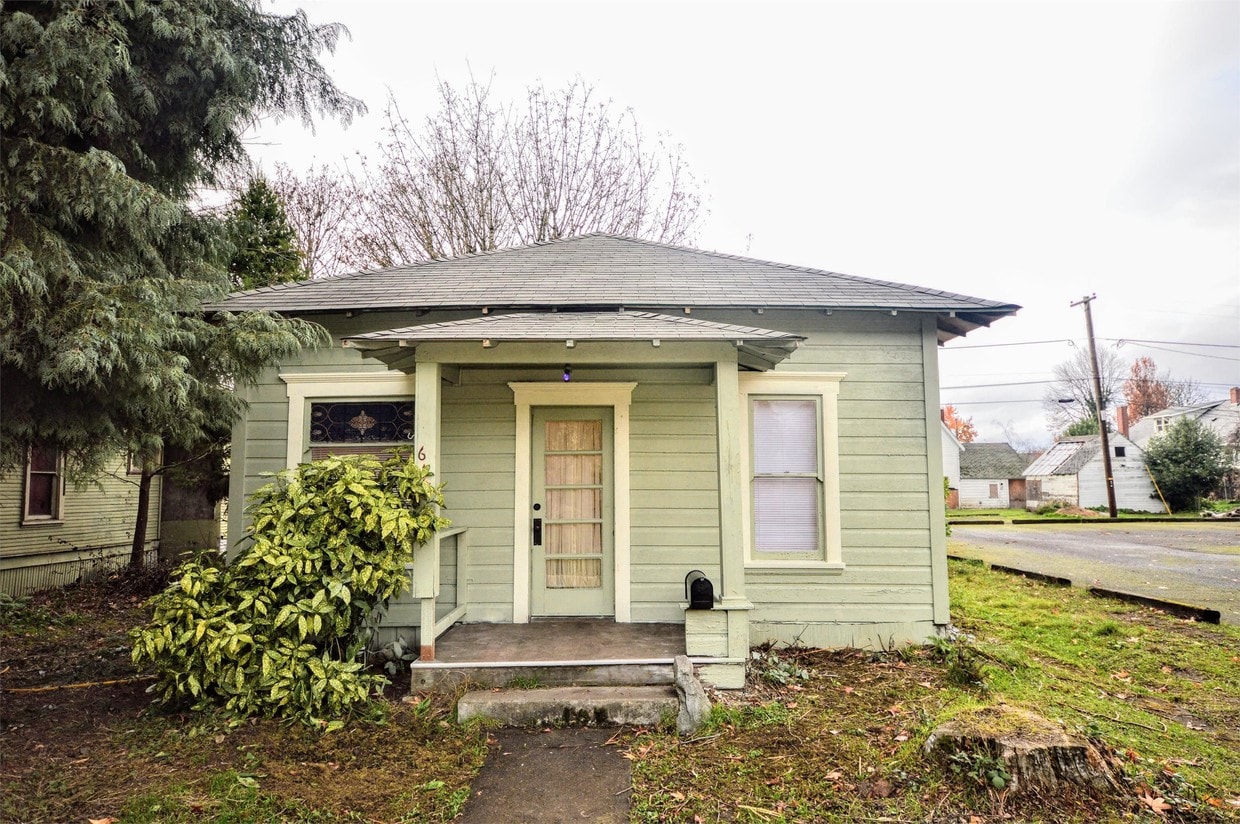 Primary Photo - 618 NW 3rd St