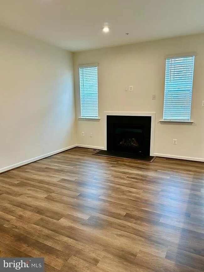 Building Photo - 209 Jenkins Way