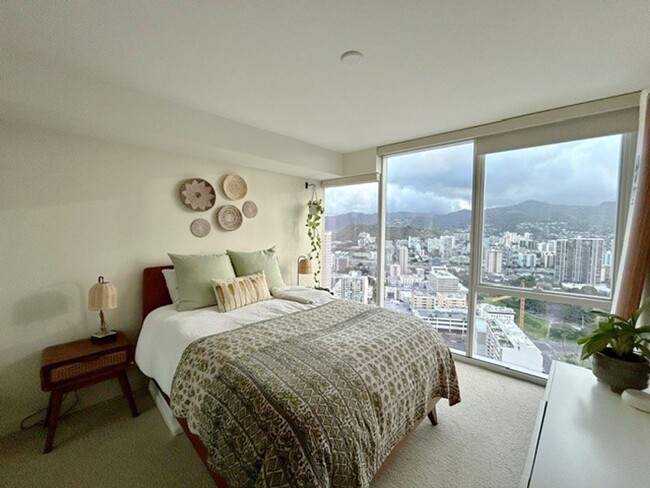 Building Photo - Symphony Honolulu - 1BR with 2 Parking Stalls