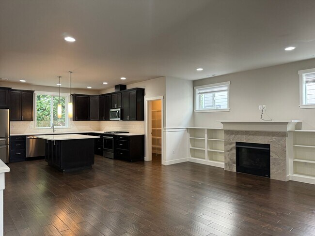 Building Photo - Wonderful Central Kitsap 4 bedroom in Village View neighborhood...now available