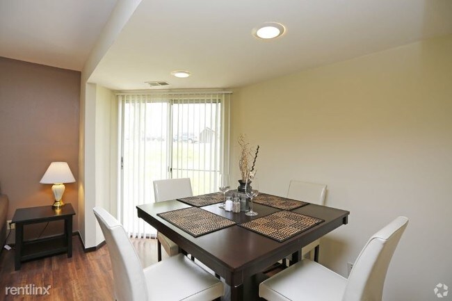 Foto del edificio - 5400 Haymeadow Ln