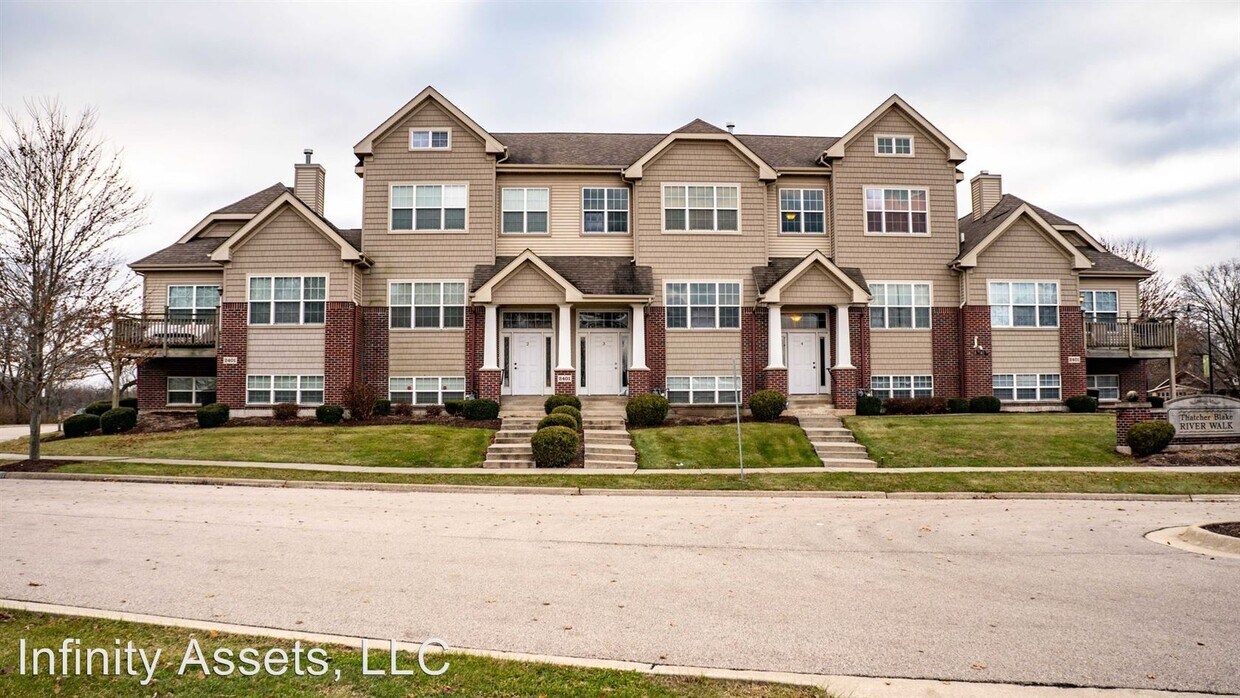 Primary Photo - 2401 River Oaks Ln