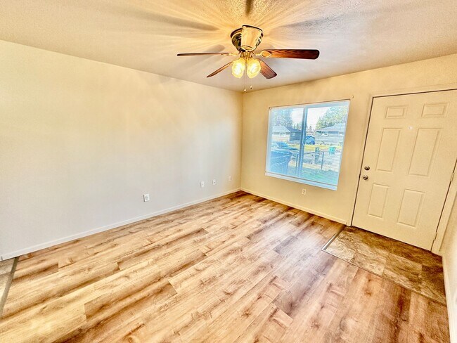 Foto del edificio - 6916 N Normandie St