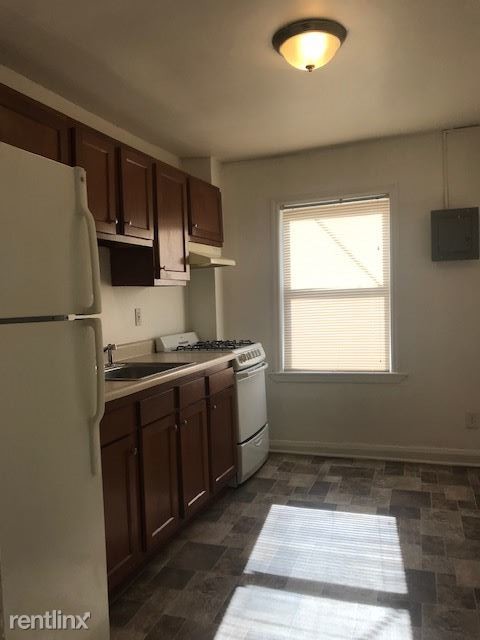 Building Photo - 1 br, 1 bath Apartment - 1501 Spruce St Apt 4