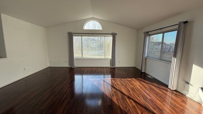 Building Photo - Lovely 3 Bed/2.5 Bath House in East Anchor...