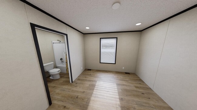 Building Photo - 5142 Rhine Dr