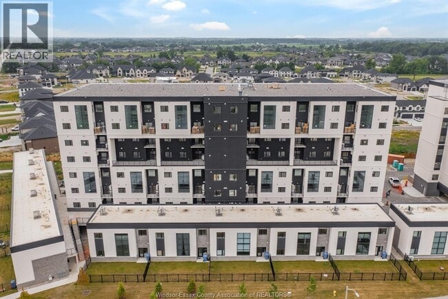 Building Photo - 4400 Laurier Pkwy