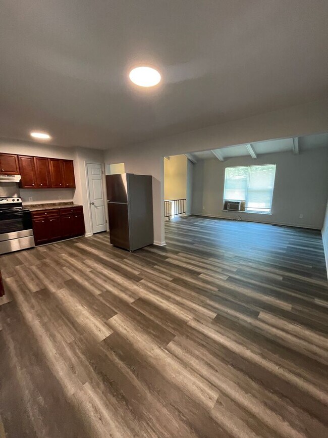 Foto del edificio - Beautifully renovated 3 bedroom 2.5 Bath