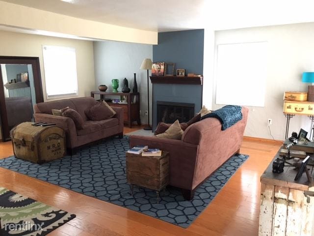Building Photo - 3 br, 1 bath Triplex - 4722 Dauer Avenue
