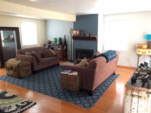 Foto del edificio - 3 br, 1 bath Triplex - 4722 Dauer Avenue