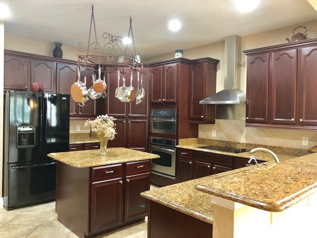 Building Photo - 3301 Heirloom Rose Pl