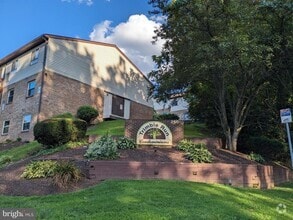Building Photo - 280 Bridgewater Rd