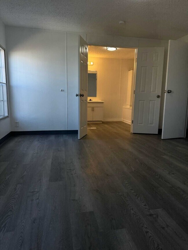 Foto del edificio - 14004 Duncum St