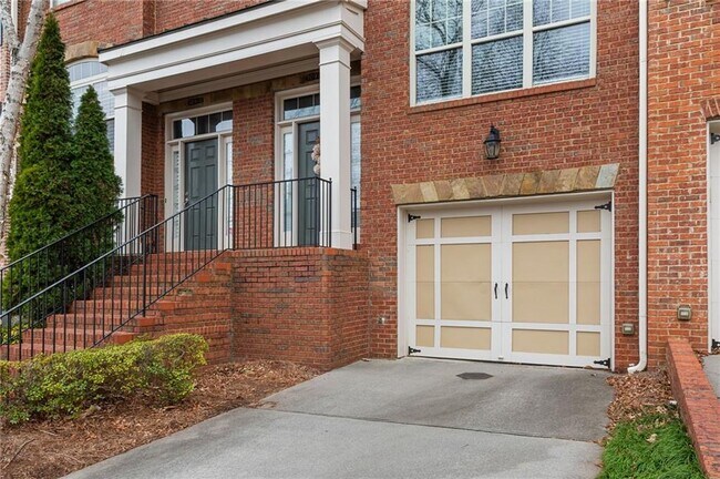 Building Photo - 10914 Gallier St