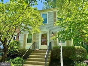 Building Photo - 13909 Woods Run Ct