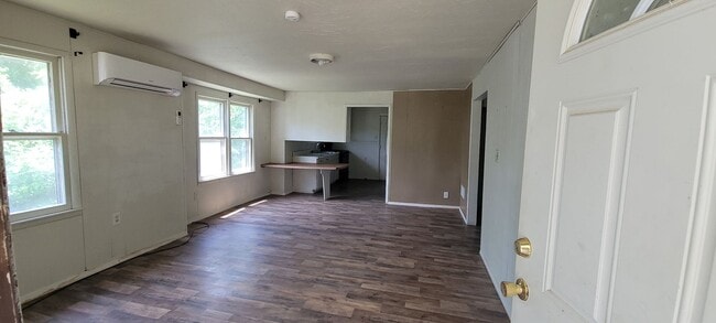 Building Photo - 2 BEDROOM 1 BATHROOM HOUSE FOR RENT