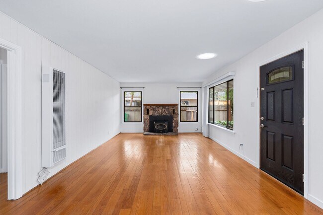 Foto del edificio - 3 bed 2 bath Browns Valley Single Family Home