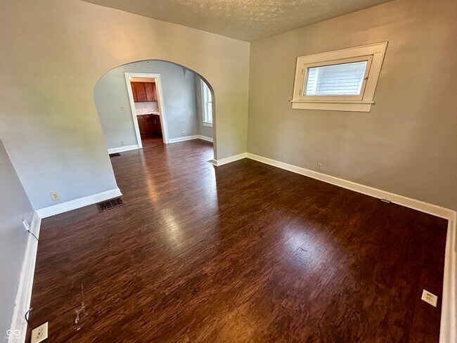 Foto del edificio - 909 N Emerson Ave