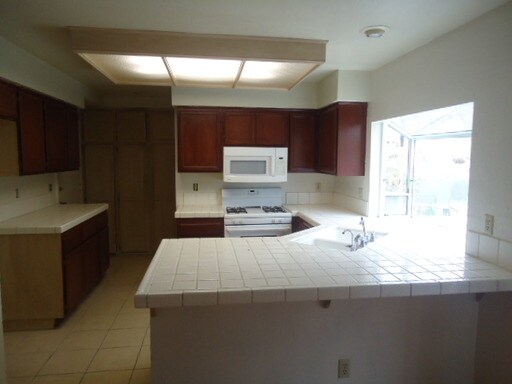 Building Photo - 1348 Leopard Ct