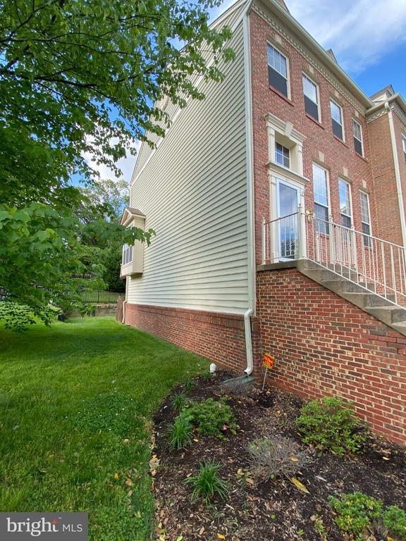 Building Photo - 81 Arell Ct