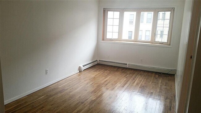 Foto del edificio - 795 St Johns Pl