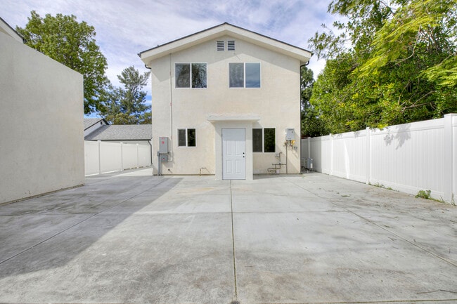 Building Photo - 7300 Firmament Ave