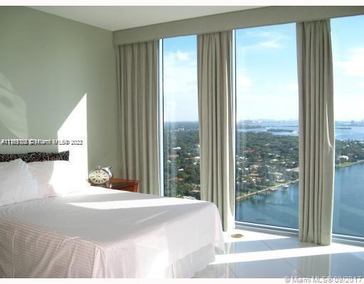 Foto del edificio - 601 NE 36th St