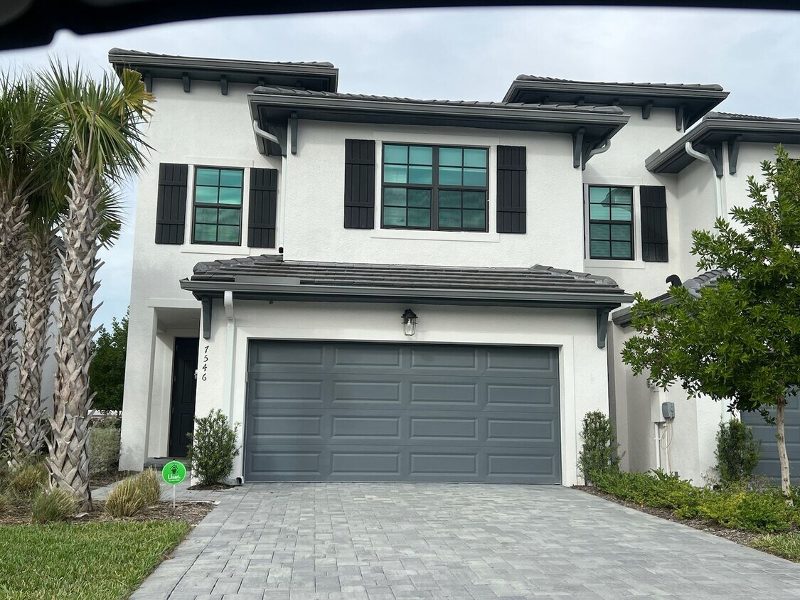 ** ANNUAL UNFURNISHED READY FOR JAN 1, 202... House Rental in Naples