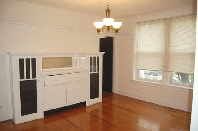 Building Photo - 4851 S Evans Ave