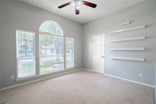 Building Photo - 2435 Golden Fork Dr