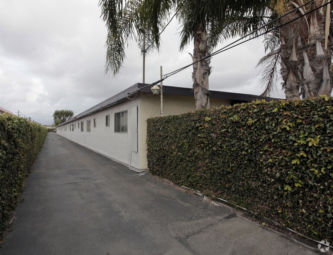 Building Photo - 7221 Trask Ave