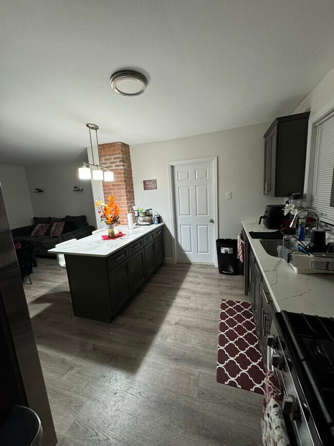 Foto del edificio - 203 Waverly Ave